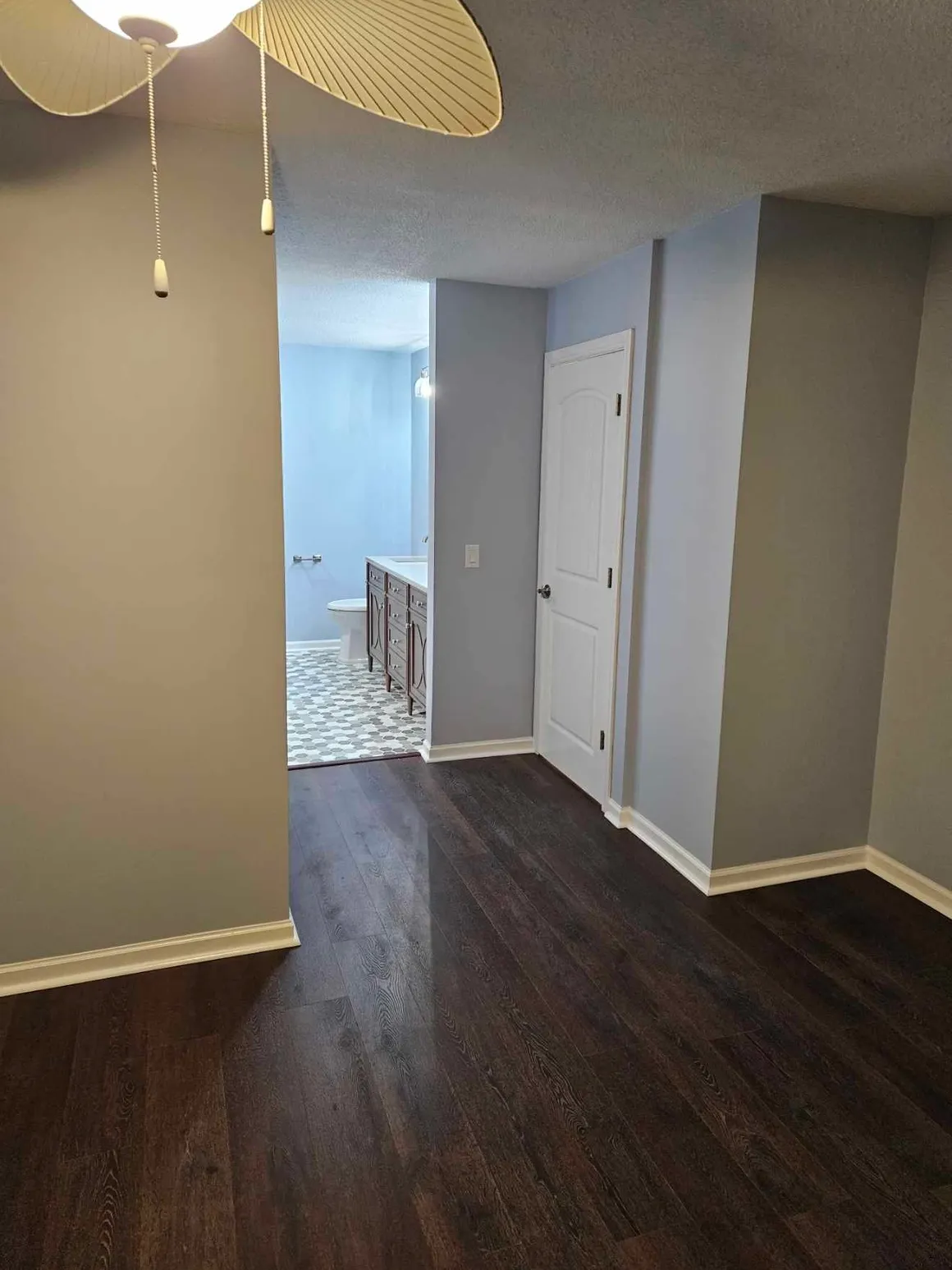 Walk-in closet, entrance from bathroom
