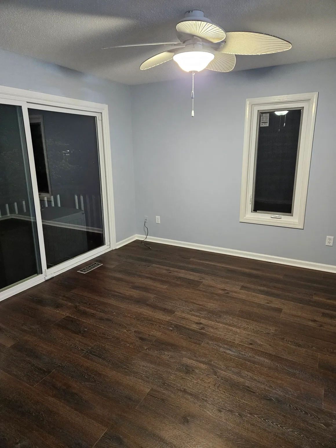 Walk-in closet, entrance from bathroom
